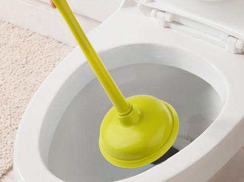 商铺厨房管道容易堵？油污疏通清洗很关键